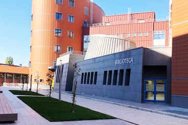 esterno della biblioteca del navile